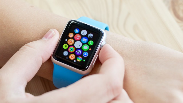 Старт продаж Apple Watch в России может начаться в июне