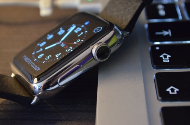 Apple запретила разработчикам создавать циферблаты для Apple Watch