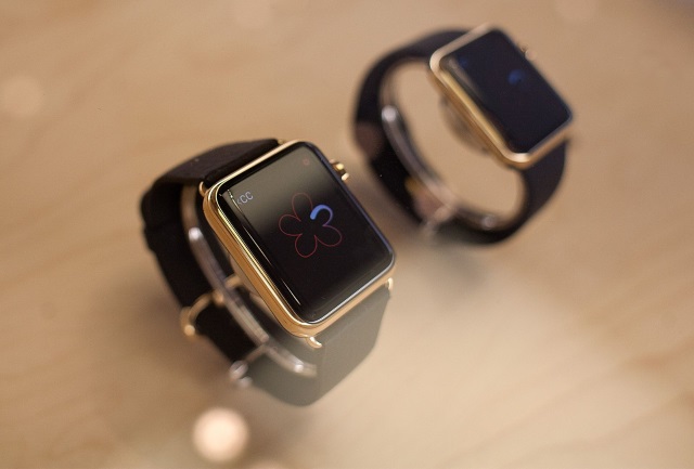 Apple Watch за сутки стали популярнее всех часов под управлением Android Wear