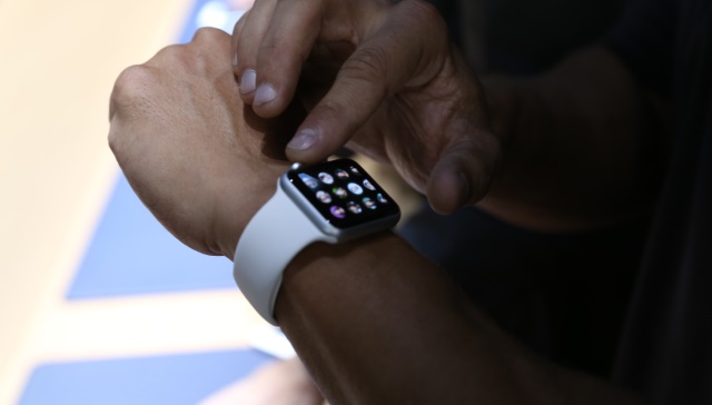 Зарегистрированные разработчики получат Apple Watch раньше обычных пользователей