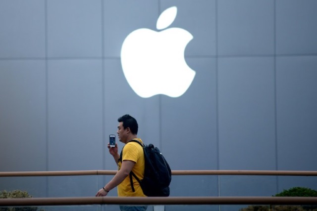 Падение акций Apple не смущает Тима Кука