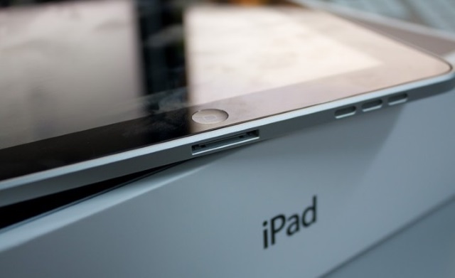 Продажи iPad продолжат снижаться и в 2016 году
