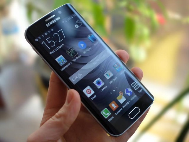 Пользователи iPhone могут бесплатно попользоваться флагманскими смартфонами Samsung