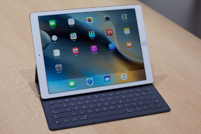 Logitech показала свой чехол-клавиатуру для iPad Pro