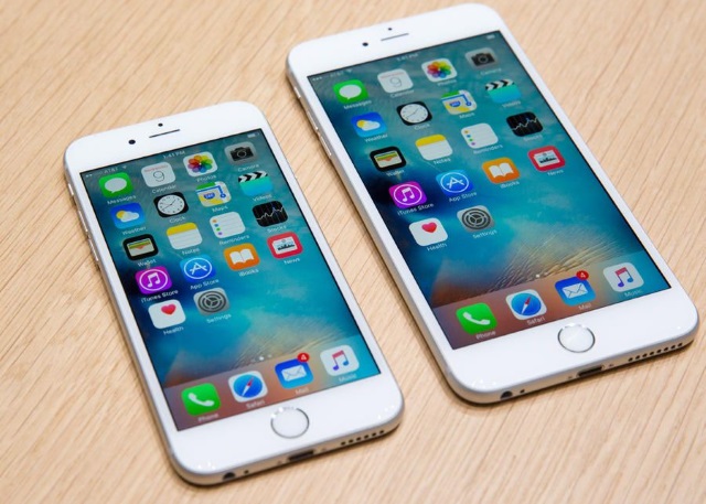 Фанаты Apple раскупили все iPhone 6s и iPhone 6s Plus по предзаказам