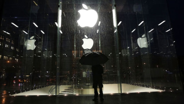 В 2015 году Apple приобрела 15 компаний, о 6 из которых ничего не известно
