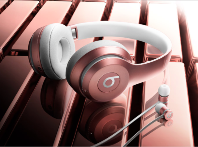 Apple начала продажи розовых Beats Solo2 и Beats urBeats