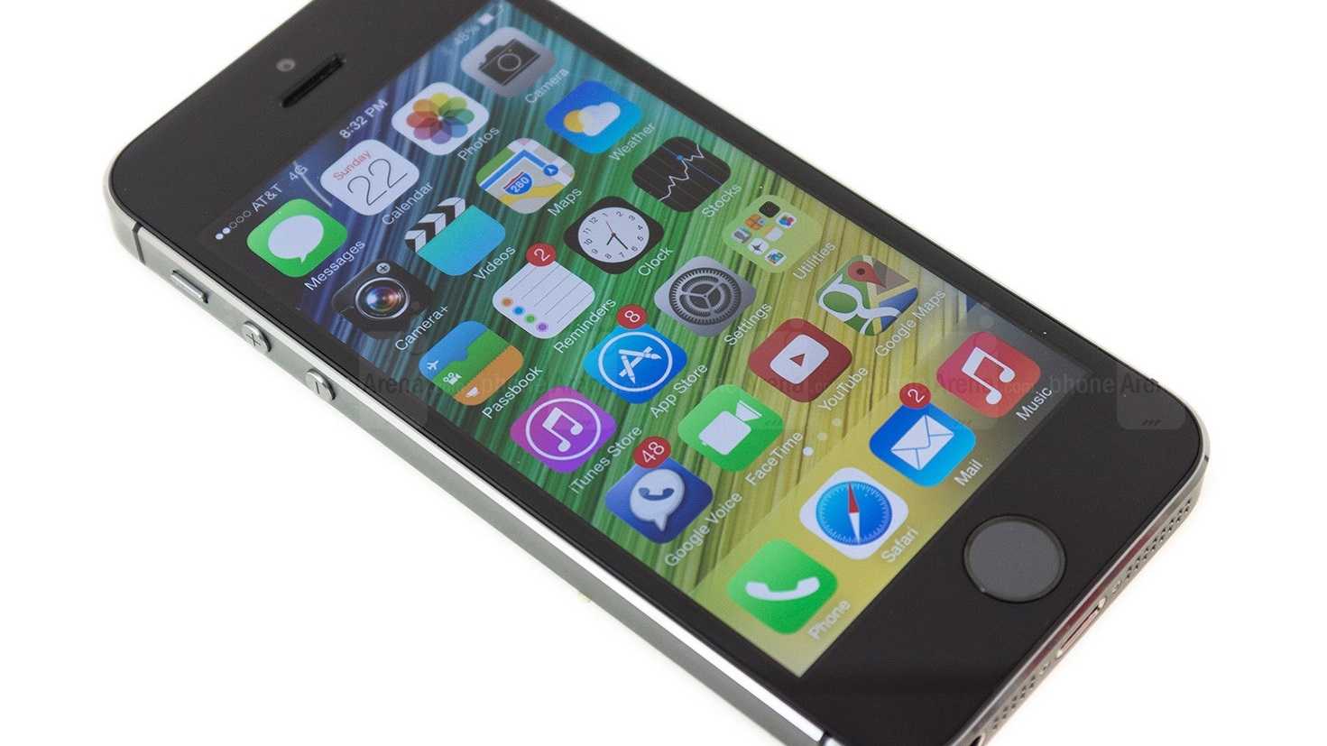 iPhone 5s — лучший компактный смартфон по версии phoneArena