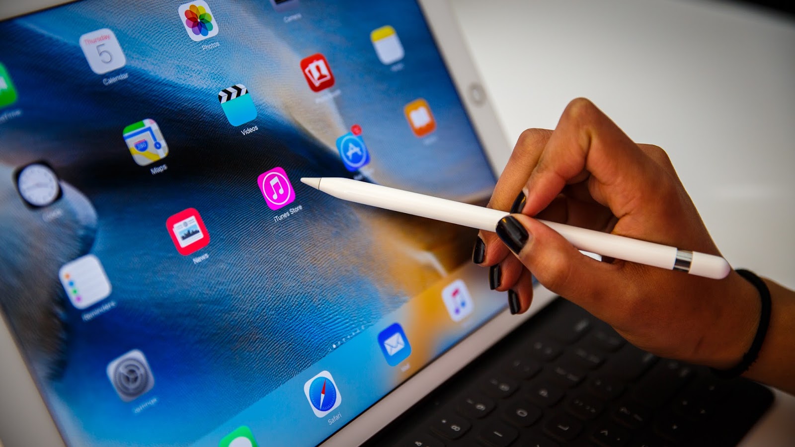 Apple: iOS 9.2 устраняет проблему с зависаниями iPad Pro