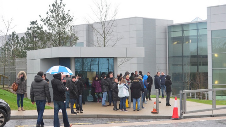 Офис и завод Apple в Ирландии приостановили свою работу из-за угрозы теракта