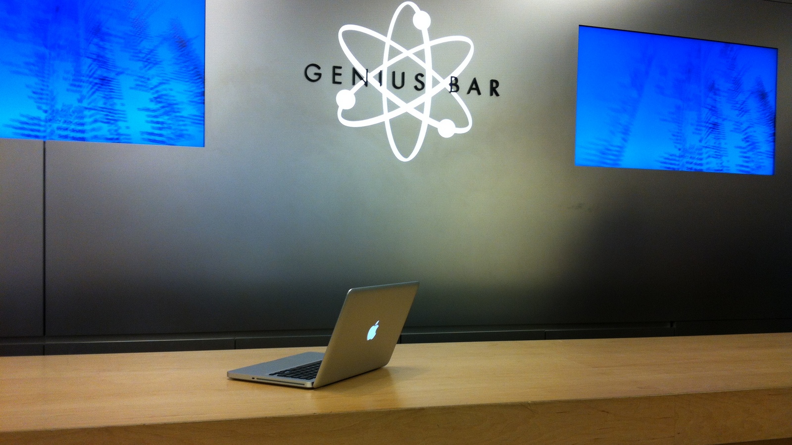 Apple собирается улучшить качество обслуживания специалистами Genius Bar