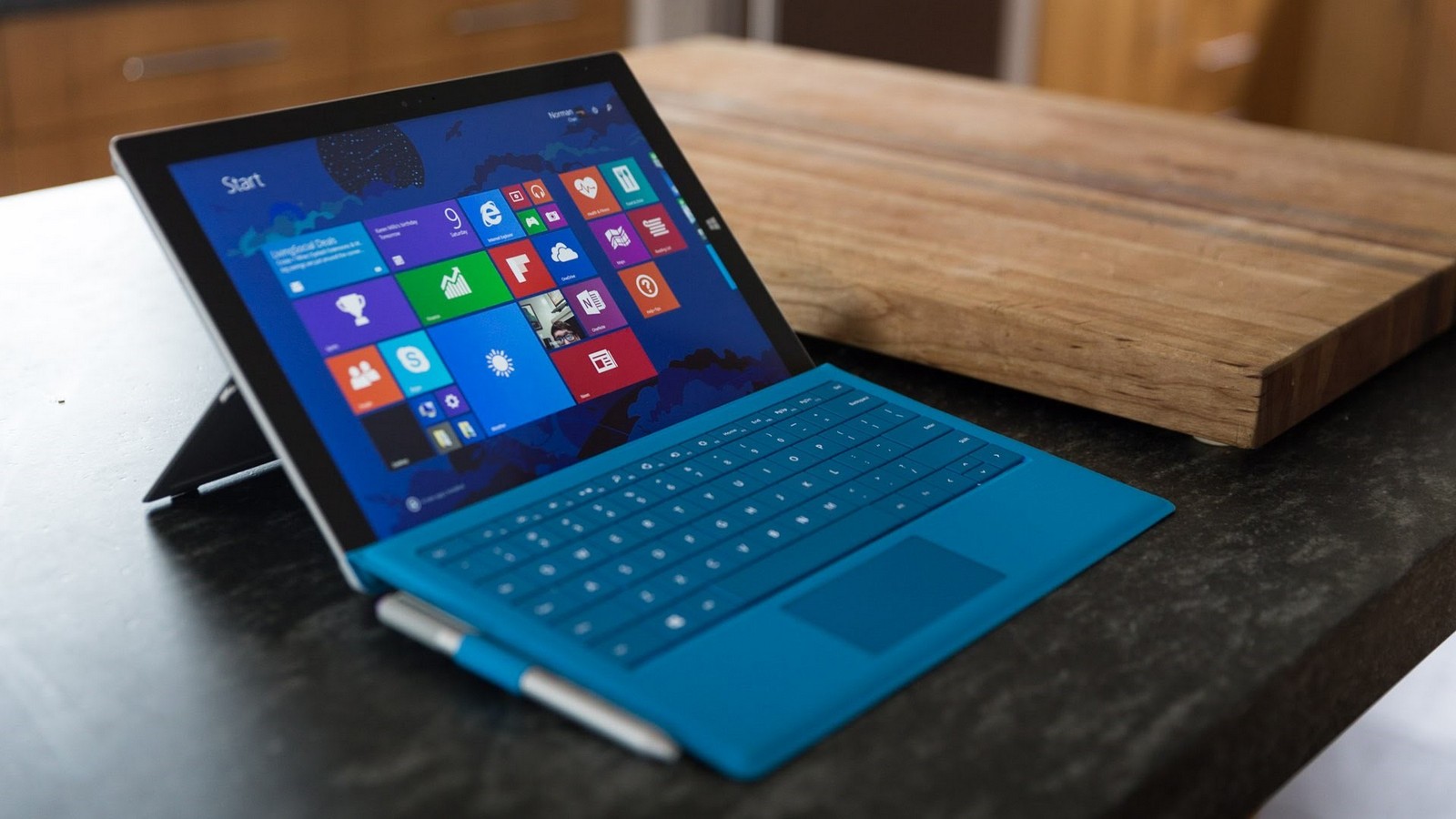 Microsoft Surface стремительно вытесняет iPad с рынка планшетов