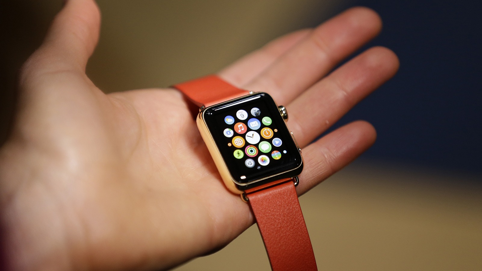 Apple сливает Apple Watch Edition?