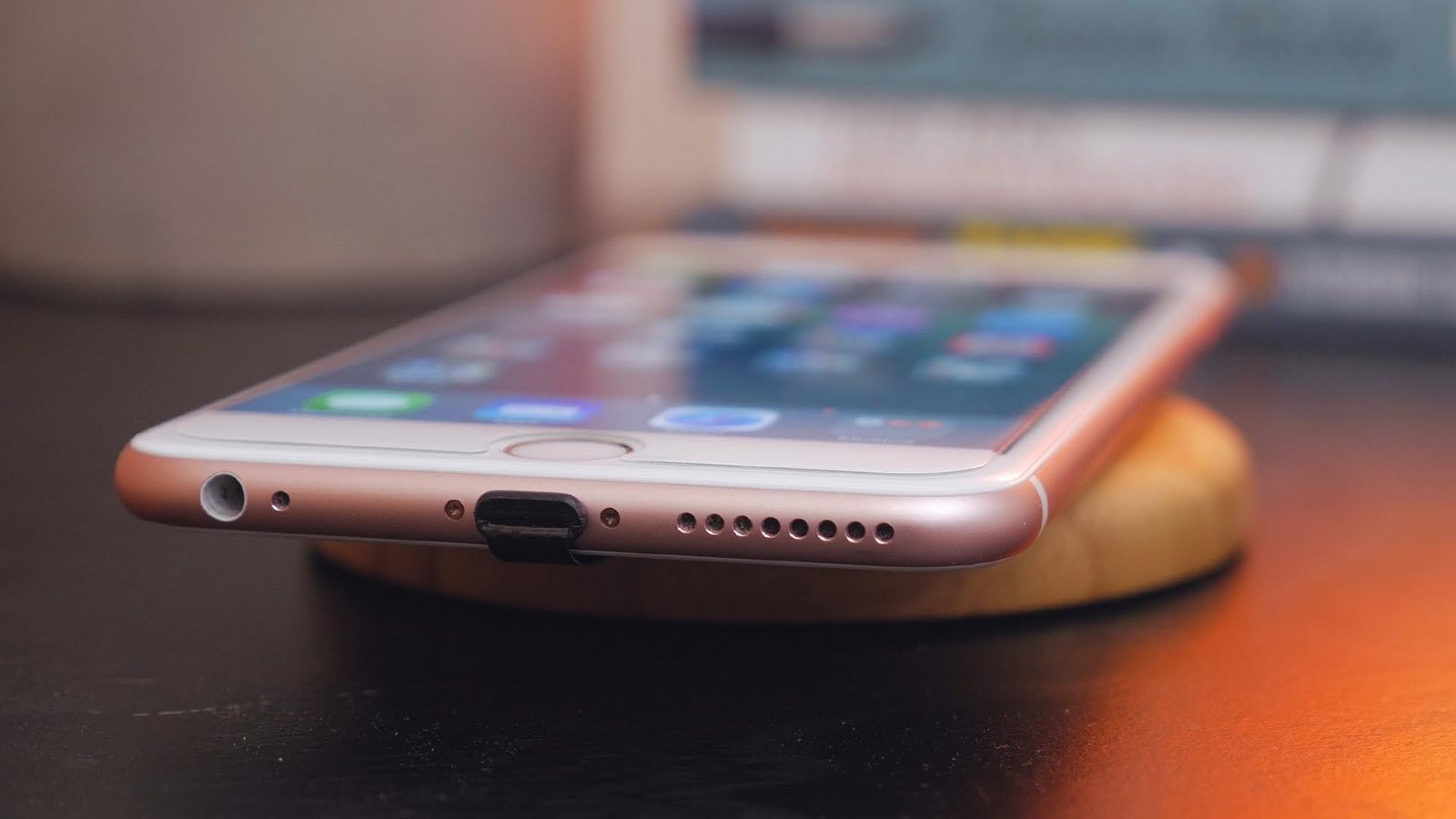 Поставщики подтверждают работу Apple над беспроводной зарядкой