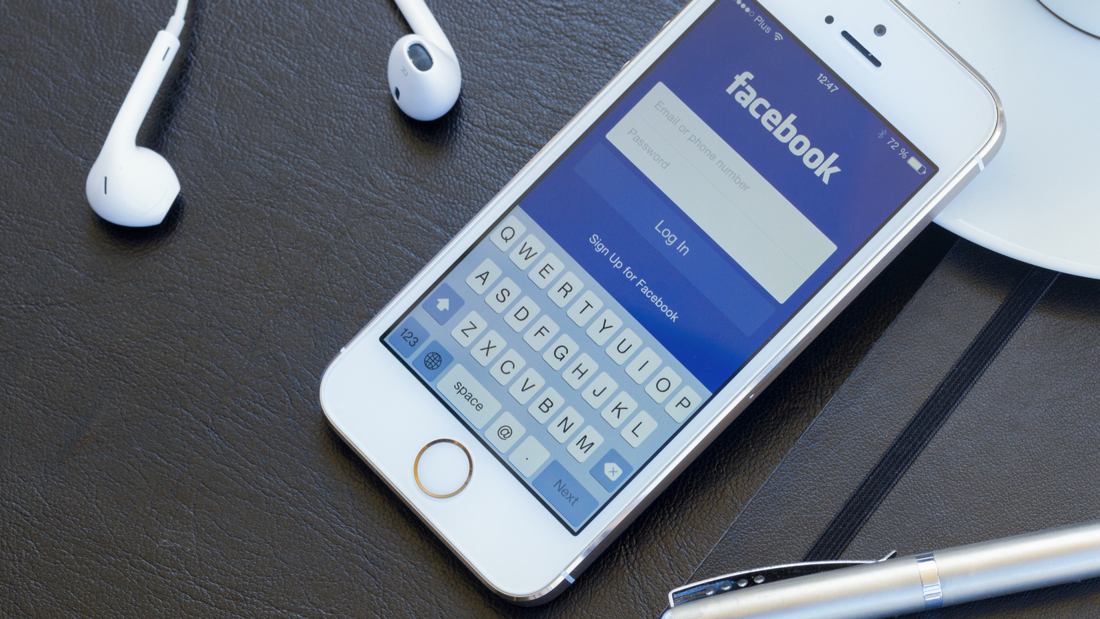 Приложение Facebook продолжает красть зарядку вашего iPhone: способы исправления