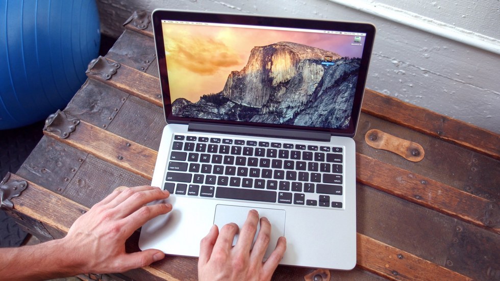 Зачем новым MacBook Pro OLED-панель?