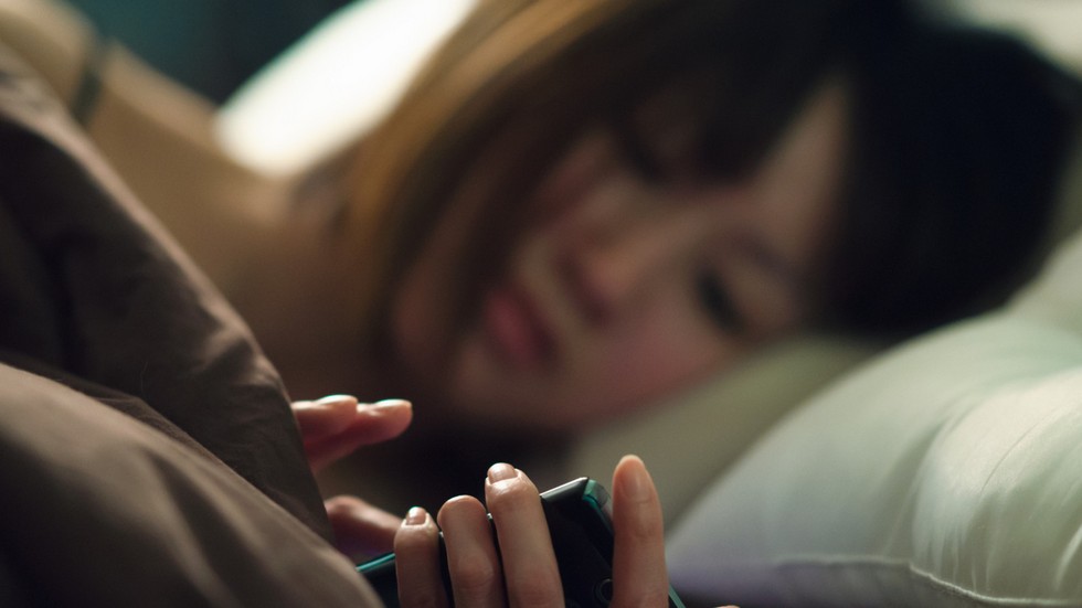Почему не стоит использовать iPhone или iPad перед сном