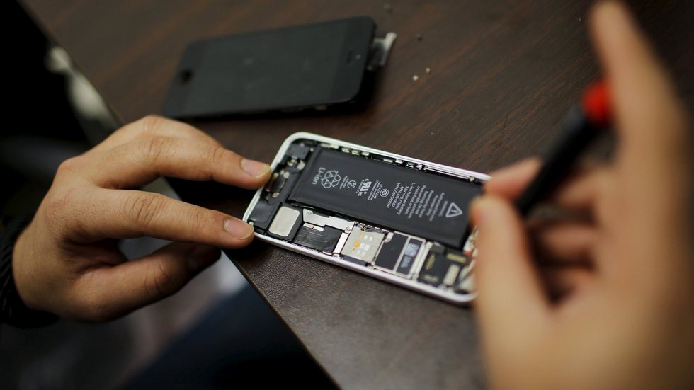 Какое отношение Правительство США имеет к изобретению iPhone?