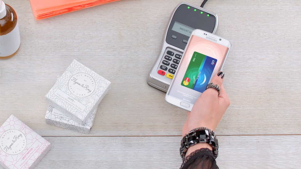 Samsung Pay позволяет получить доступ к банковским счетам пользователей