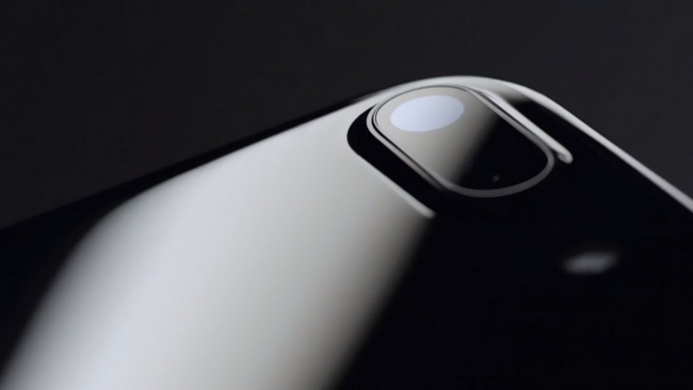 Apple представляет самую нетипичную рекламу iPhone 7