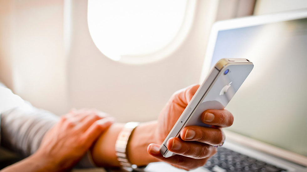 iPhone и iPad стали причиной крушения самолета? Apple отрицает