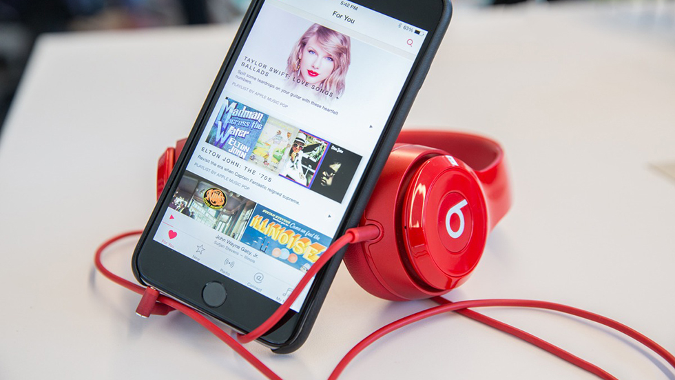 Apple добавила годовую подписку на Apple Music по цене 1690 руб.