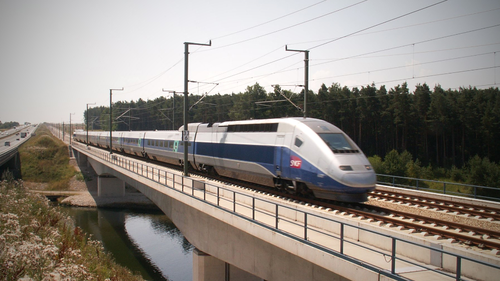 Франция запустит беспилотные поезда в 2023 году