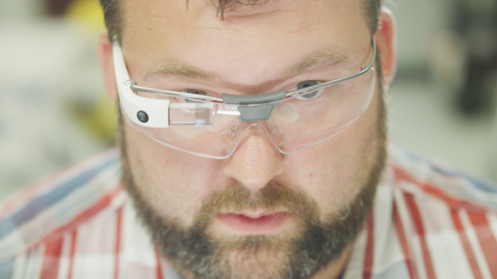 Google выпустила второе поколение Google Glass. Но вы их никогда не сможете купить