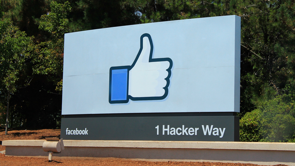 Приложение Facebook научили искать доступные точки Wi-Fi рядом с пользователем