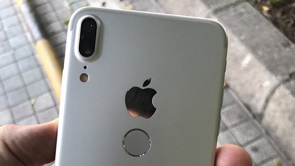 Еще одна утечка показала Touch ID на задней поверхности iPhone 8 (фото)