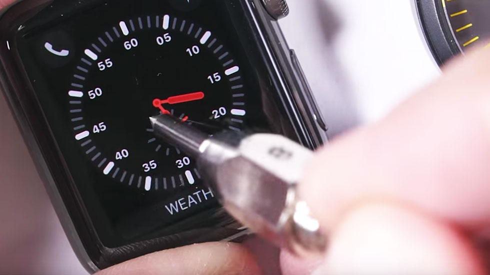 В люксовой версии Apple Watch S3 за $1300 используется ненастоящий сапфир