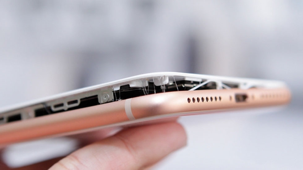 iPhone 8 Plus взорвался прямо во время зарядки