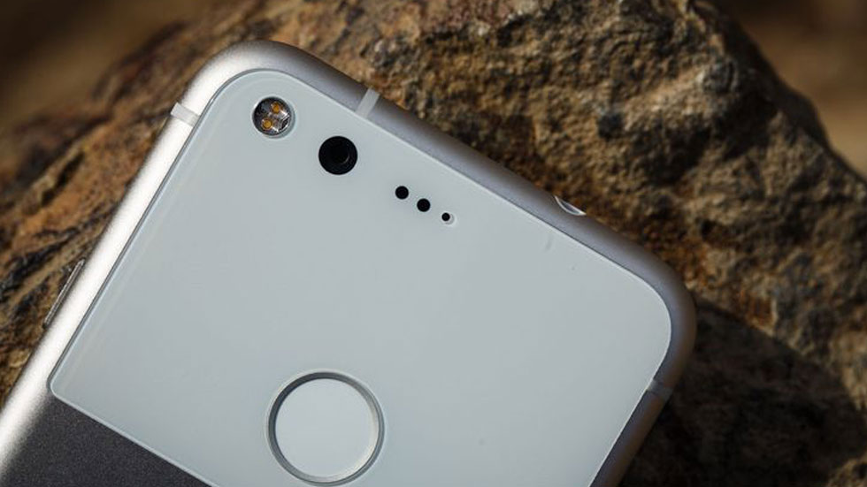 Google снизила цены на смартфоны Pixel первого поколения