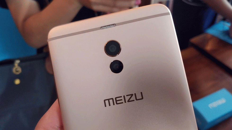 Инсайдеры снова опубликовали снимки Meizu 15 Plus. Теперь это совсем другой смартфон