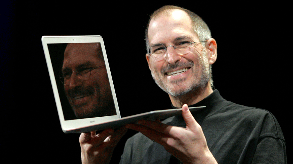 10 лет назад Стив Джобс представил первый MacBook Air