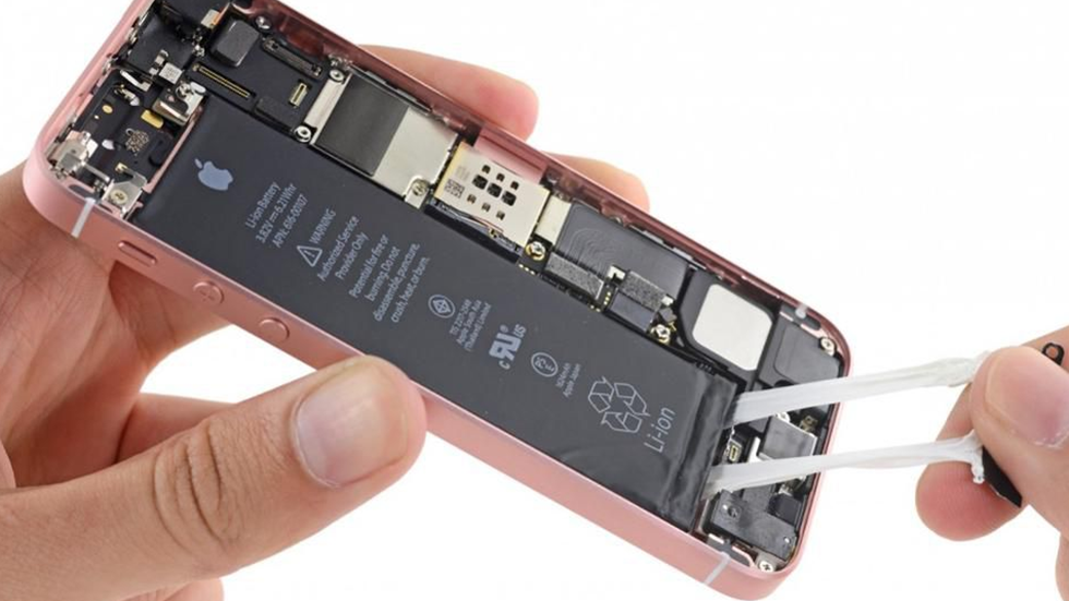 Владельцы iPhone SE похвастались стойкостью аккумулятора, от которой они в восторге