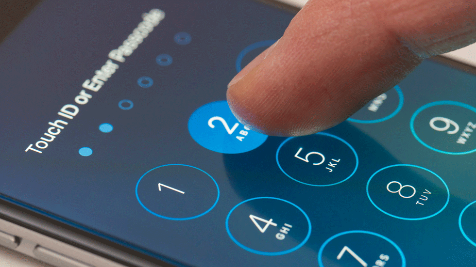 Код-пароль большинства iPhone можно взломать за 11 часов. Как защититься