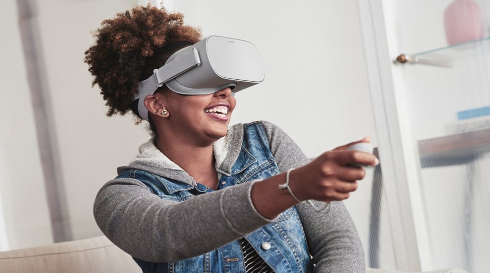 Facebook начала продажи Oculus Go — автономного шлема виртуальной реальности за $199