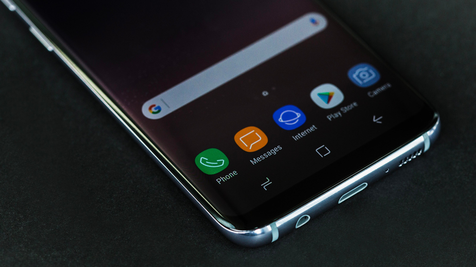 Смартфоны Samsung отправляют личные снимки владельца случайным контактам