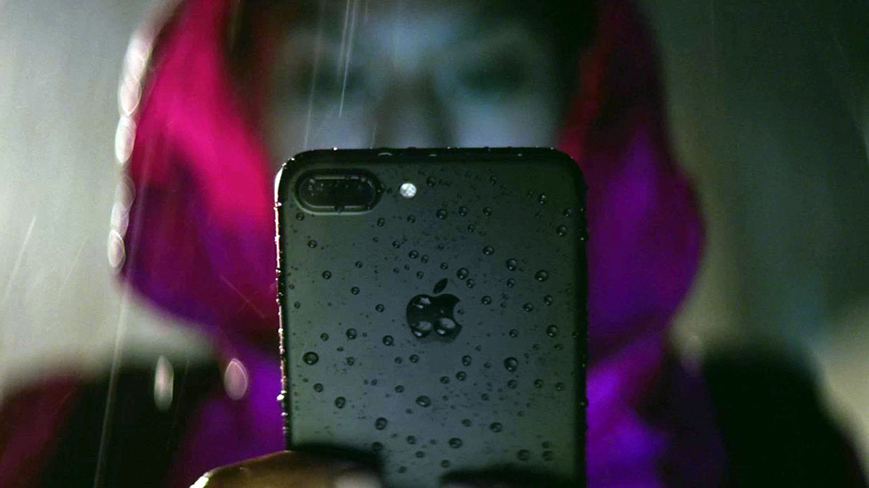 Apple создаст iPhone, который без проблем работает под дождем