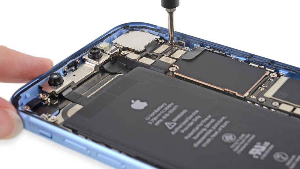 Стало известно, насколько сложно ремонтировать iPhone XR