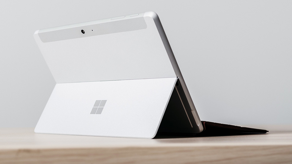 Microsoft жестко высмеяла iPad в рекламе планшета Surface Go