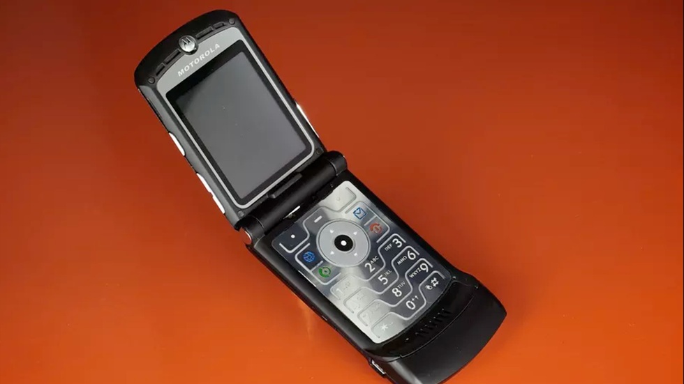 Легендарный Motorola RAZR возвращается, но цена отпугнет почти всех