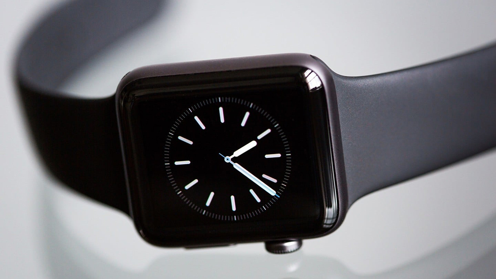 Новая функция Apple Watch спасла жизнь человеку