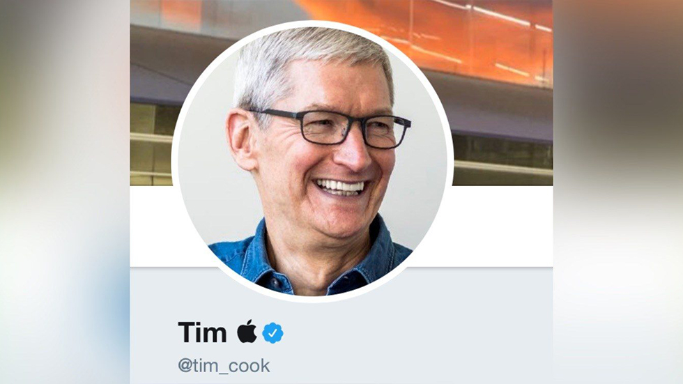Тим Кук подыграл Трампу и сменил фамилию на «Эппл»