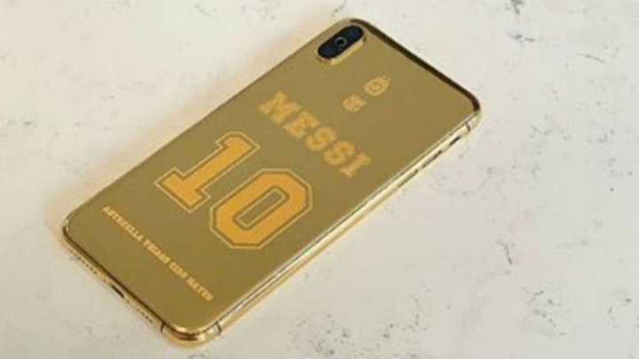iPhone Месси засветился на фото. Он из золота