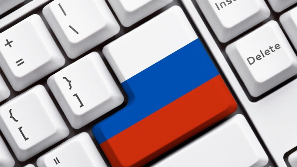 Министр прокомментировал слухи об отключении России от интернета