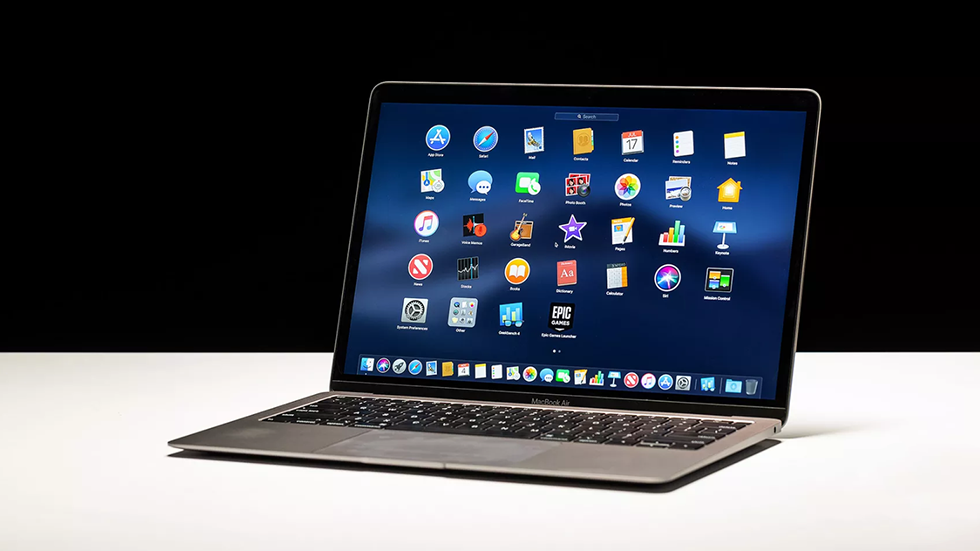 Apple улучшила MacBook Air Retina и сделала его дешевле
