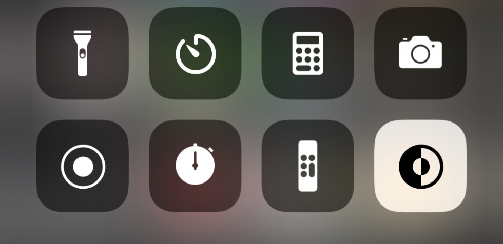 Кнопка включение и выключения темной темы интерфейса в iOS 13 на панель управления