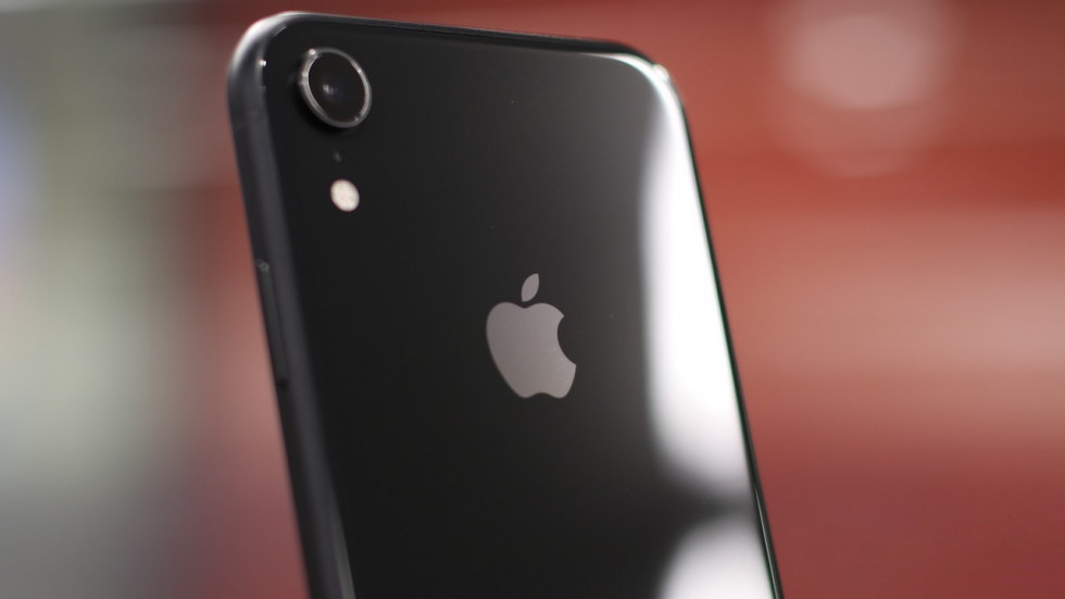 Apple сильно снизила цены на iPhone XR и iPhone 8